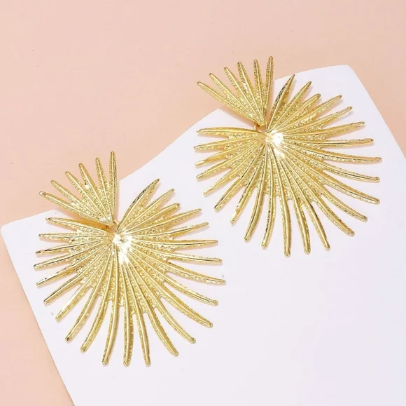 Women's Bohemian Gold Hypoallergenic Stud | Sunflower Designed Earrings - Picture 3 of 6